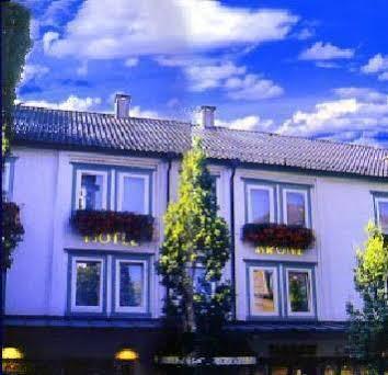Hotel Zur Krone Бад-Пирмонт Экстерьер фото